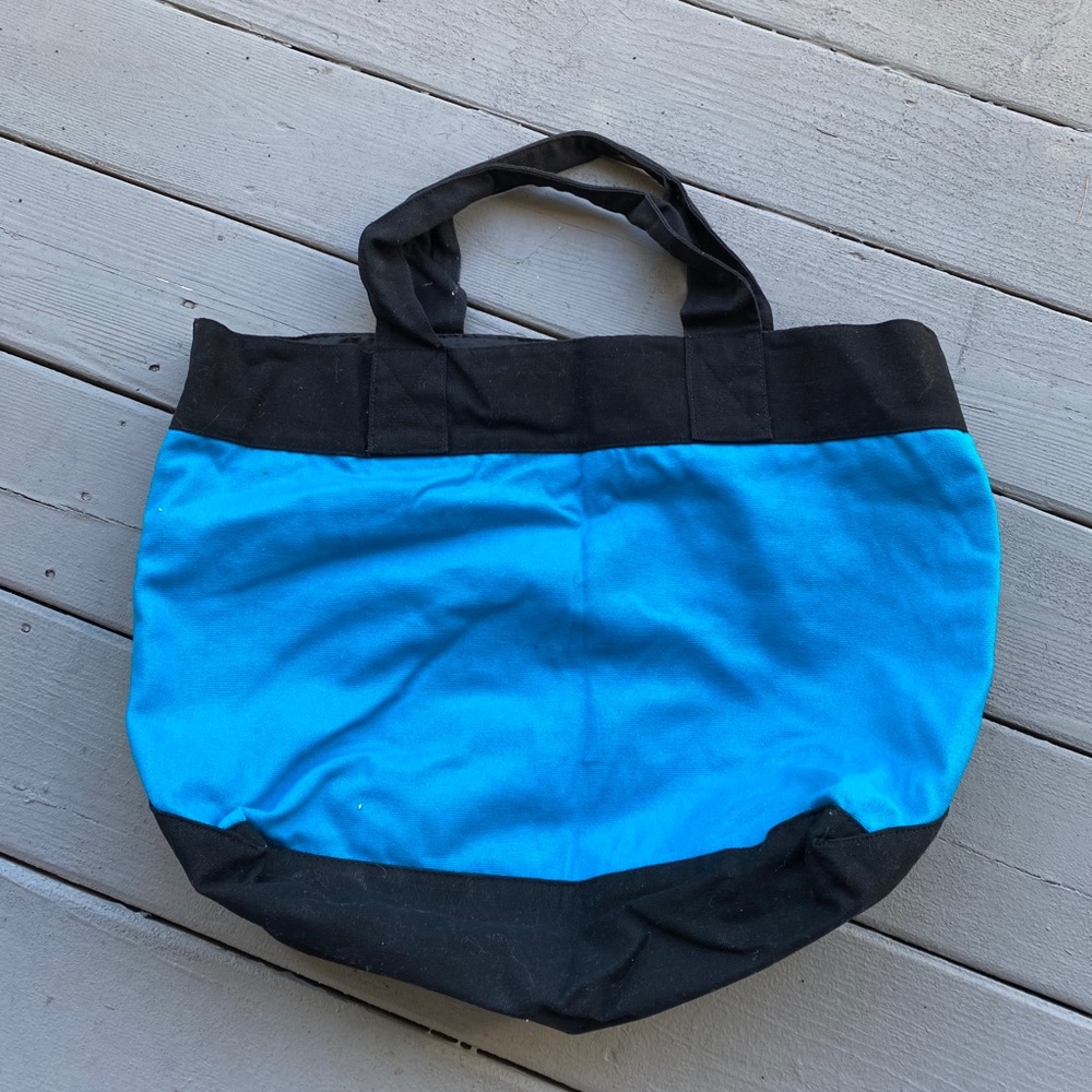 VS Colorblock Tote Bag - Picture 2 of 3